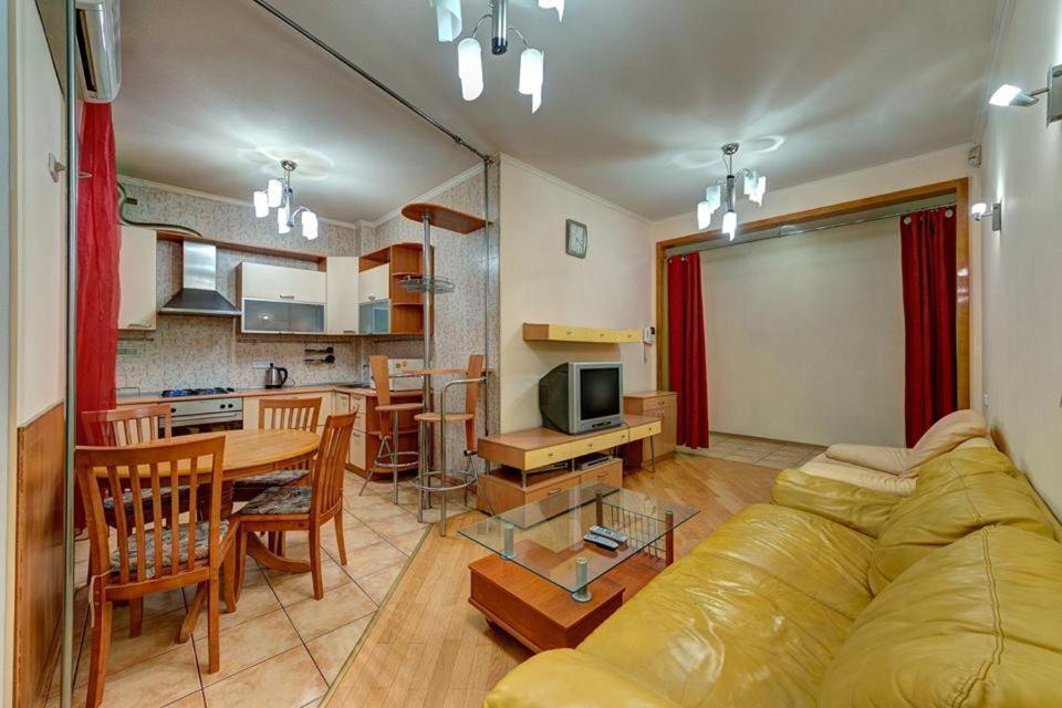 Apartments On Shota Rustaveli キエフ エクステリア 写真