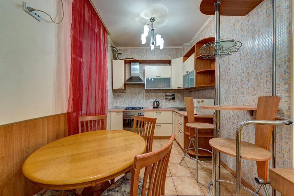Apartments On Shota Rustaveli キエフ エクステリア 写真